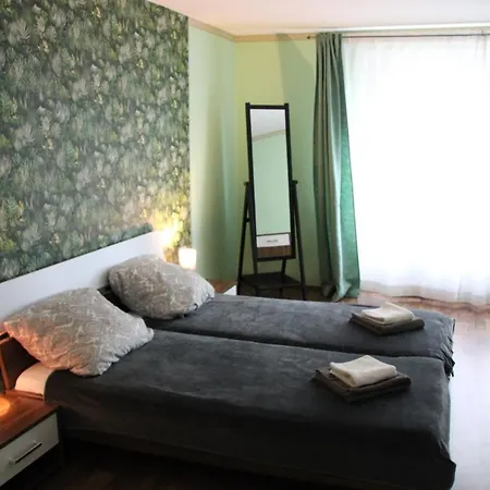 Fuchs Apartment *
