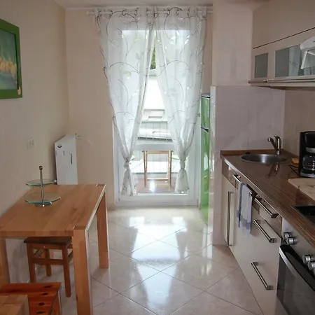 Fuchs Apartment *